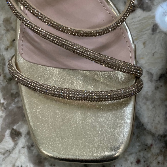NWOT Berness Gold Strappy Lotus Rhinestone Heel / Sandal (Size 6.5) - Picture 5 of 7